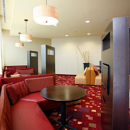 Holiday Inn Fitchburg-Waterpark ภายนอก รูปภาพ