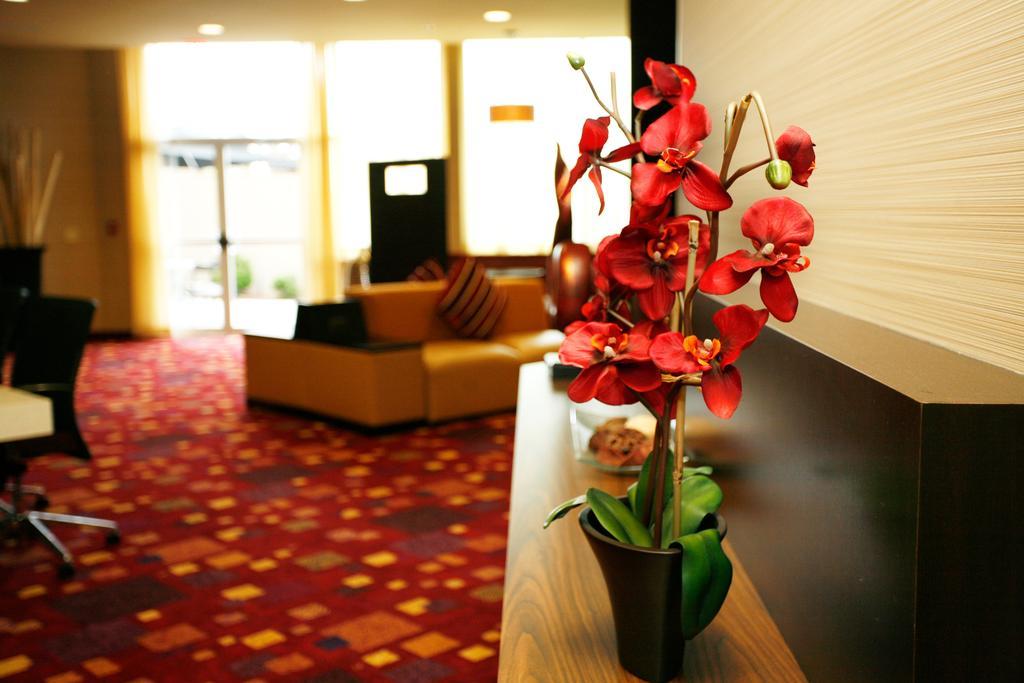 Holiday Inn Fitchburg-Waterpark ภายนอก รูปภาพ